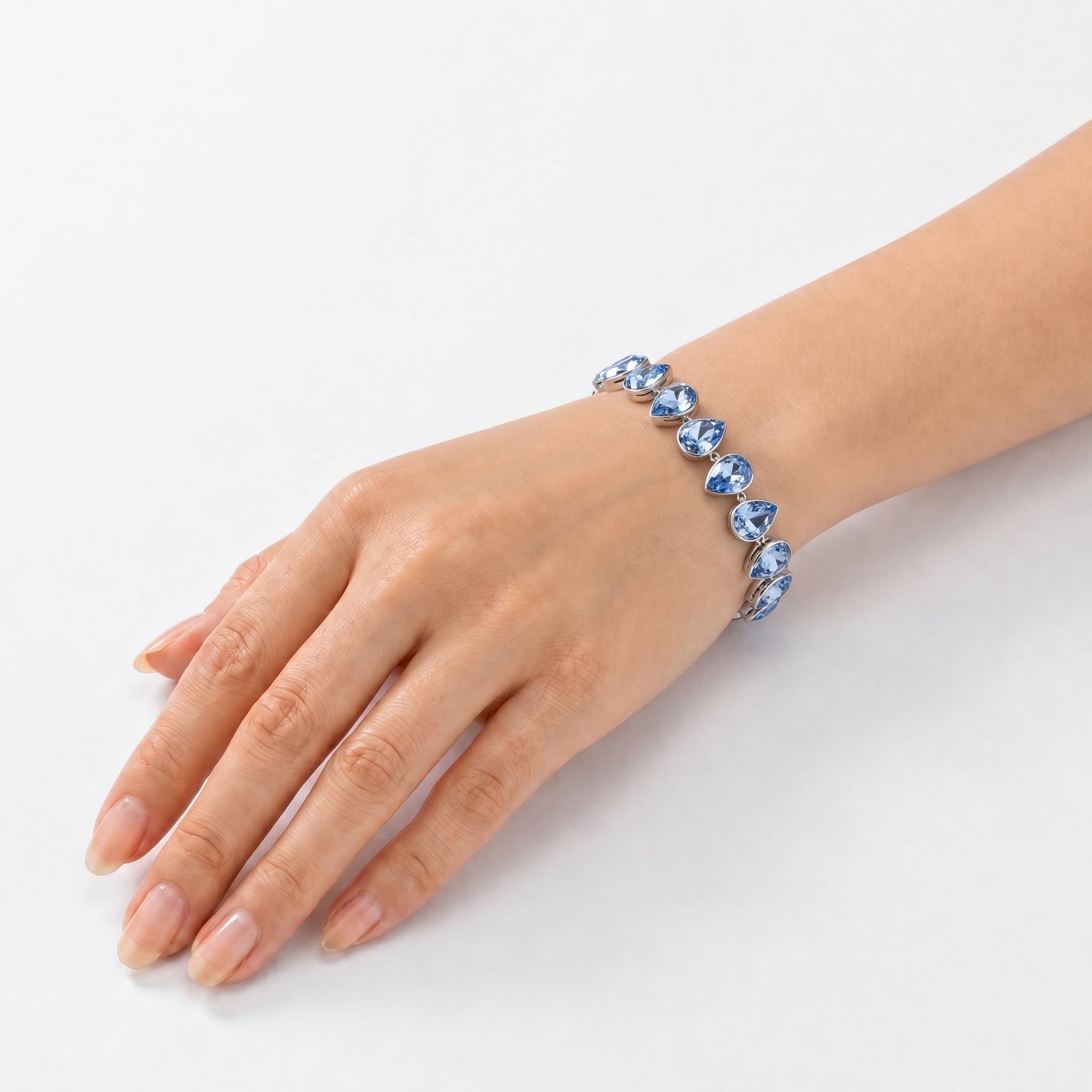 Pear-cut crystal adjustable bracelet — variable colour - Sky Blue